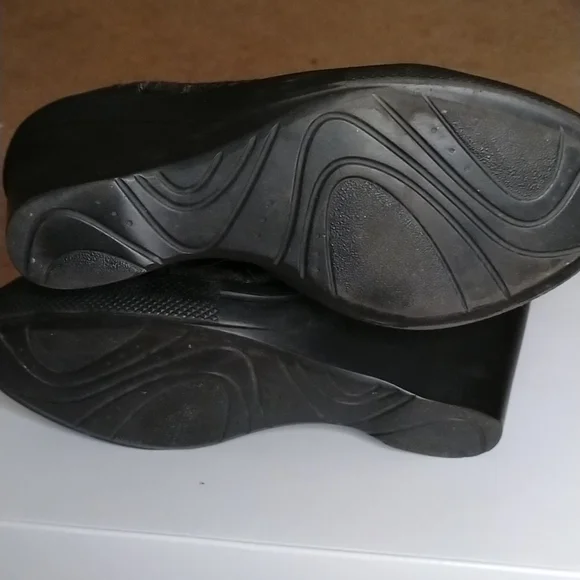 😎 Cute Aldo black plaid high heel sneakers🪷 - Picture 6 of 8